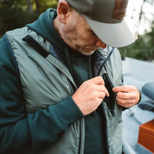 Grundéns Forecast Insulated Vest>Men Jackets