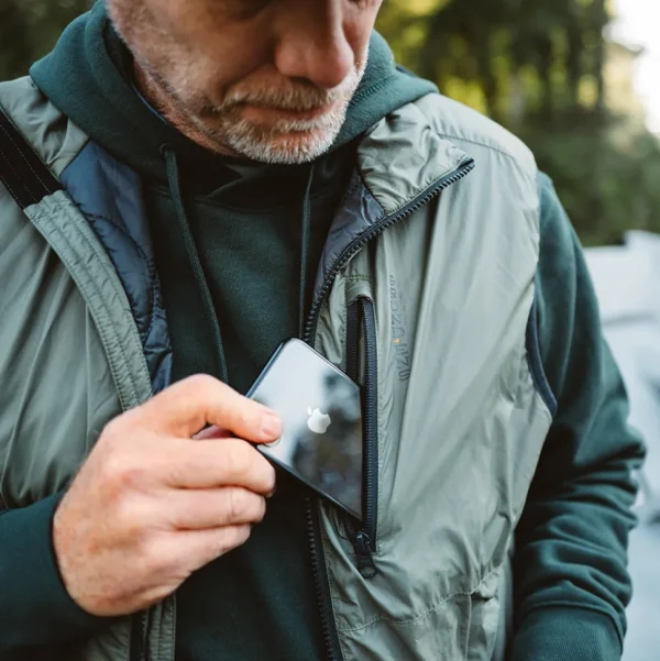 Grundéns Forecast Insulated Vest>Men Jackets