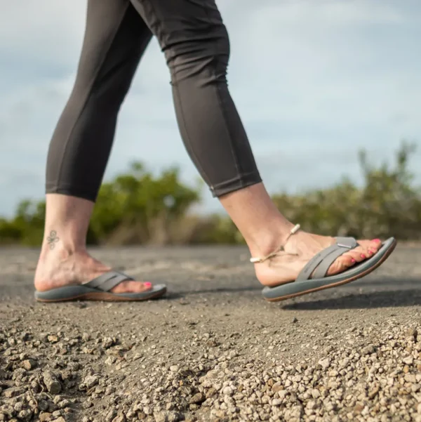Grundéns Women's Deck-Mate 5-Point Sandal> Footwear